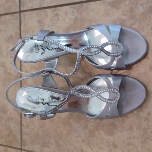 Touch of Nina Heels - Picture 2 of 11